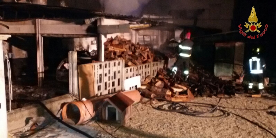 Ascoli Piceno - Fermo, incendio autorimessa