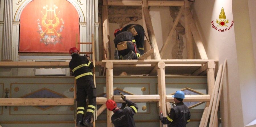 Macerata, lavori di alleggerimento carico nella chiesa di San Lorenzo a Serrapetrona