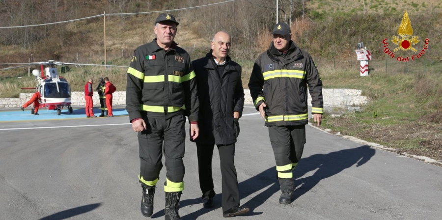 Ascoli Piceno, il Sottosegretario, Gianpiero Bocci e il Capo del Corpo, Gioacchino Giomi ad Arquata del Tronto per la ricorrenza di Santa Barbara