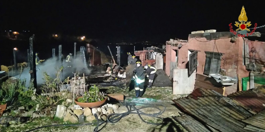 Ascoli Piceno-Fermo, incendio di una stalla nel comune di Monterubbiano