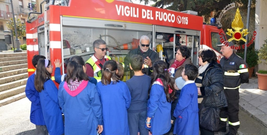 Palermo, manifestazione per "La sicurezza nella scuola" nel comune di Cefalà Diana