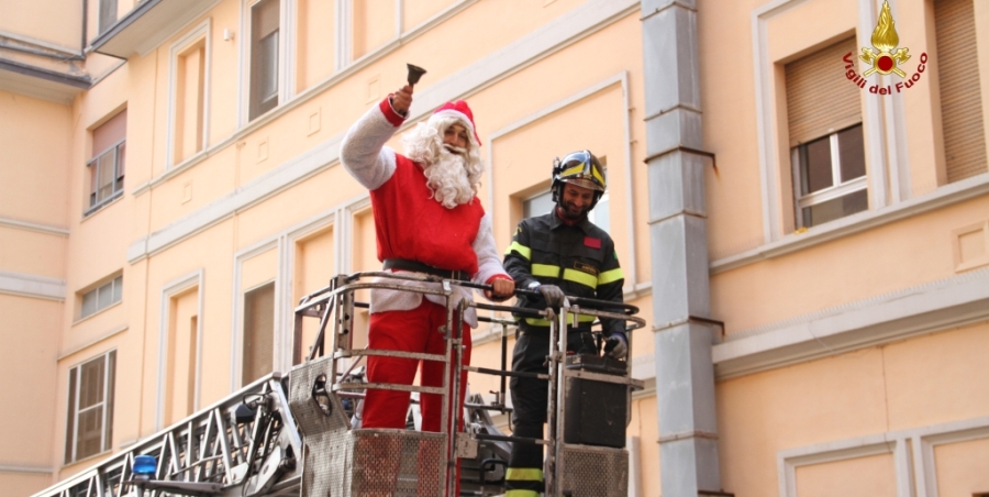 Ancona, i vigili del fuoco all'ospedale pediatrico