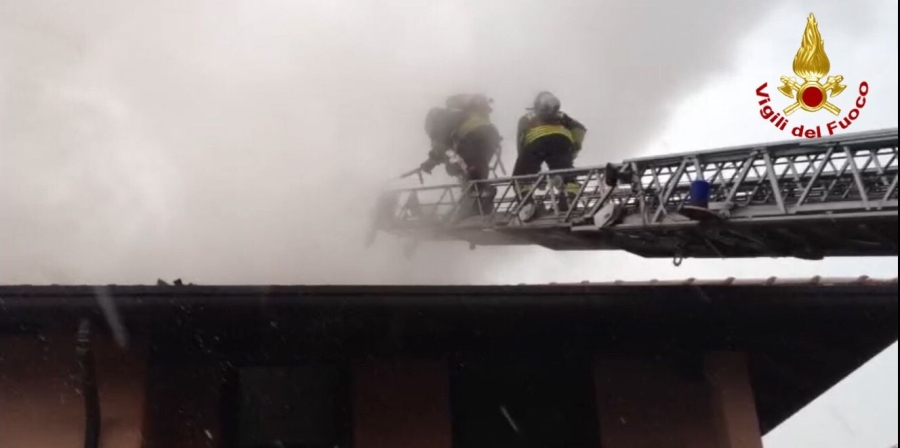 Varese, interventi in due diversi incendi nella provincia