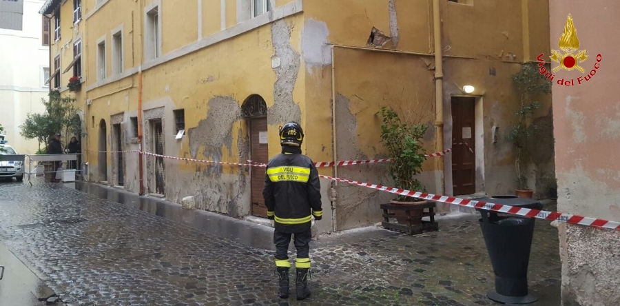 Roma, sgombrata una palazzina con lesioni nel comune di Civitavecchia