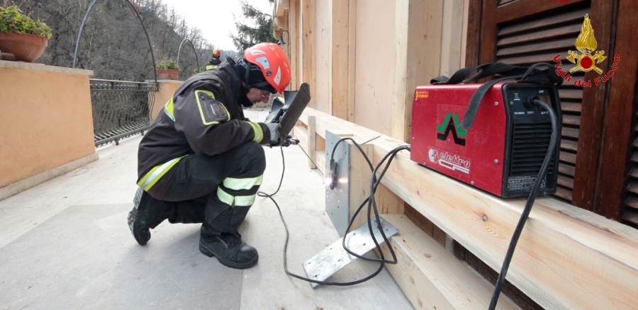 Ascoli Piceno,  ultimato il puntellamento di edificio a Borgo d'Arquata
