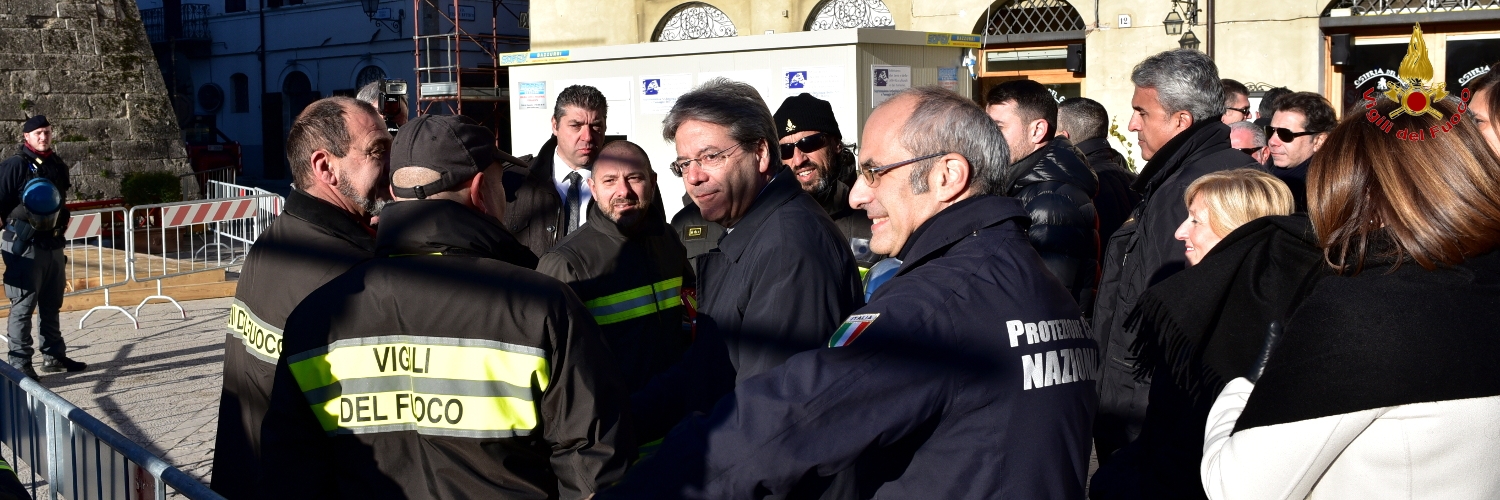 Notizia: Il Presidente del Consiglio, Paolo Gentiloni, visita le aree colpite dal sisma.