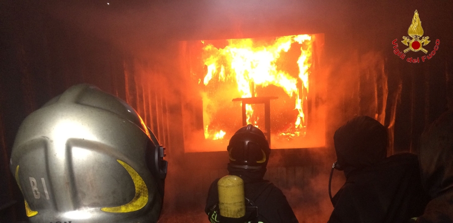 Biella, addestramento antincendio in ambienti confinanti Biella-Treviso