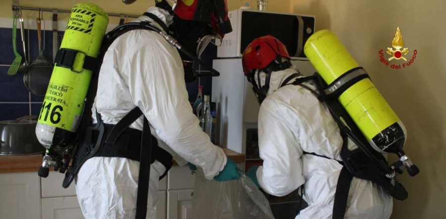 Macerata, intervento del nucleo NBCR in un'abitazione privata a Camerino