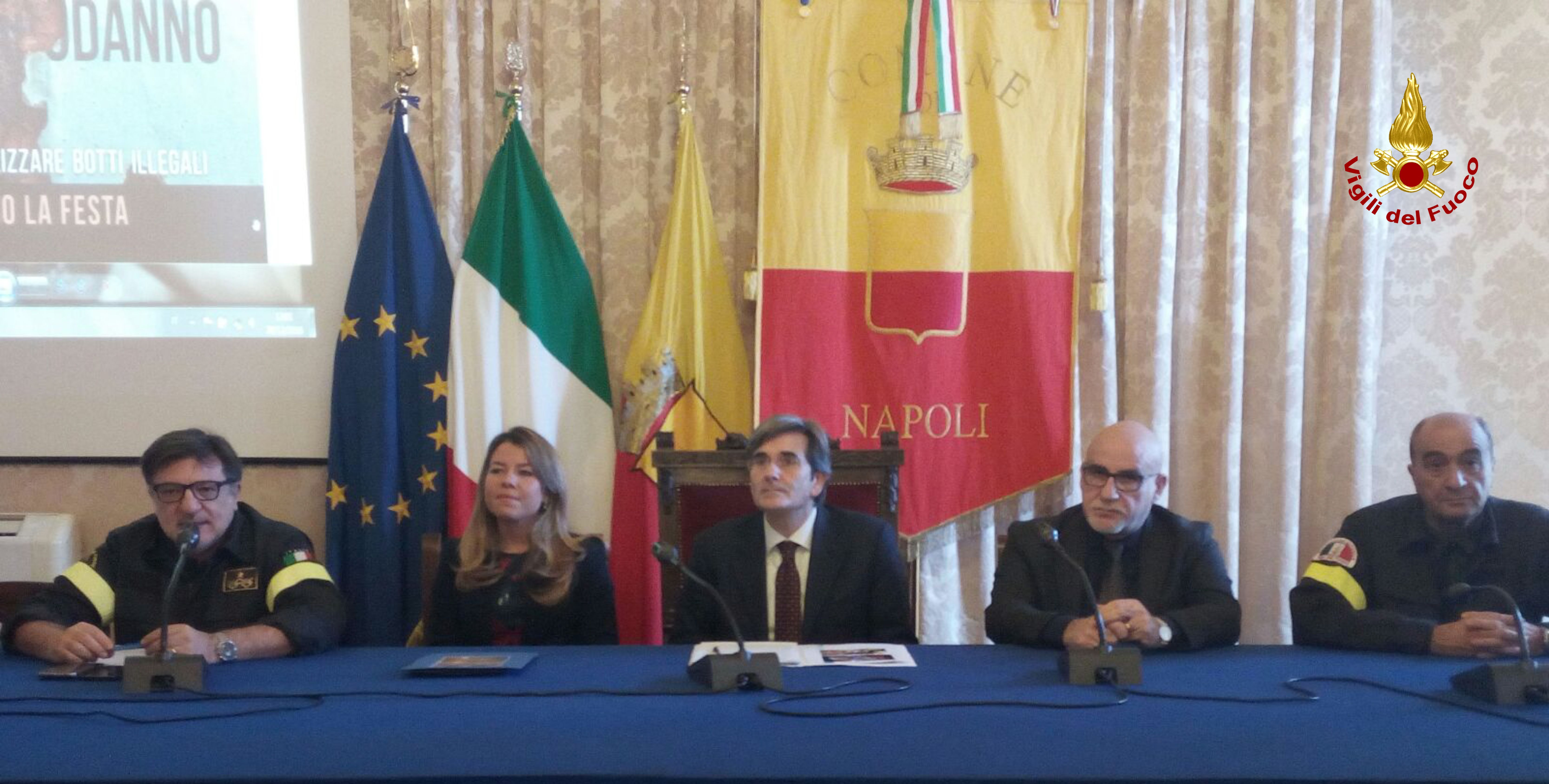 Napoli, i Vigili del fuoco alla conferenza stampa organizzata dal Comune contro i "botti" illegali