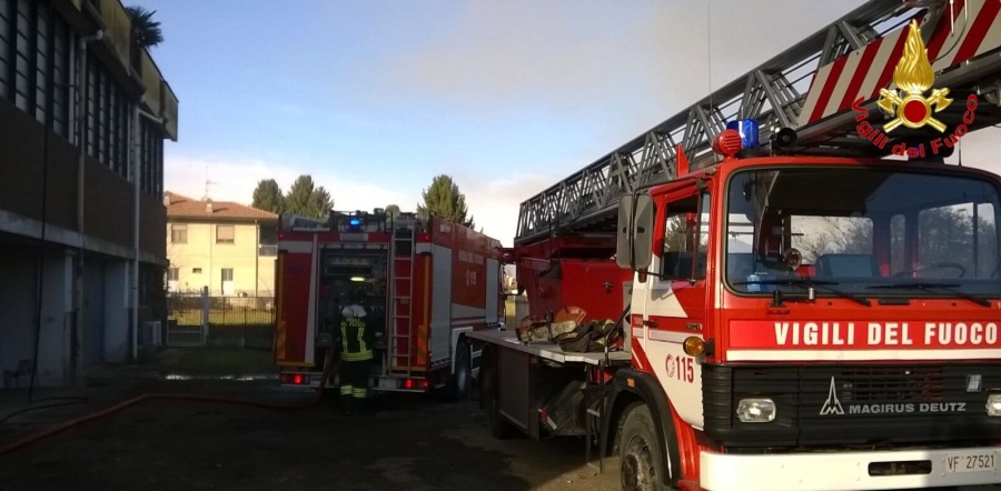 Varese, incendio tetto nel comune di Cadrezzate