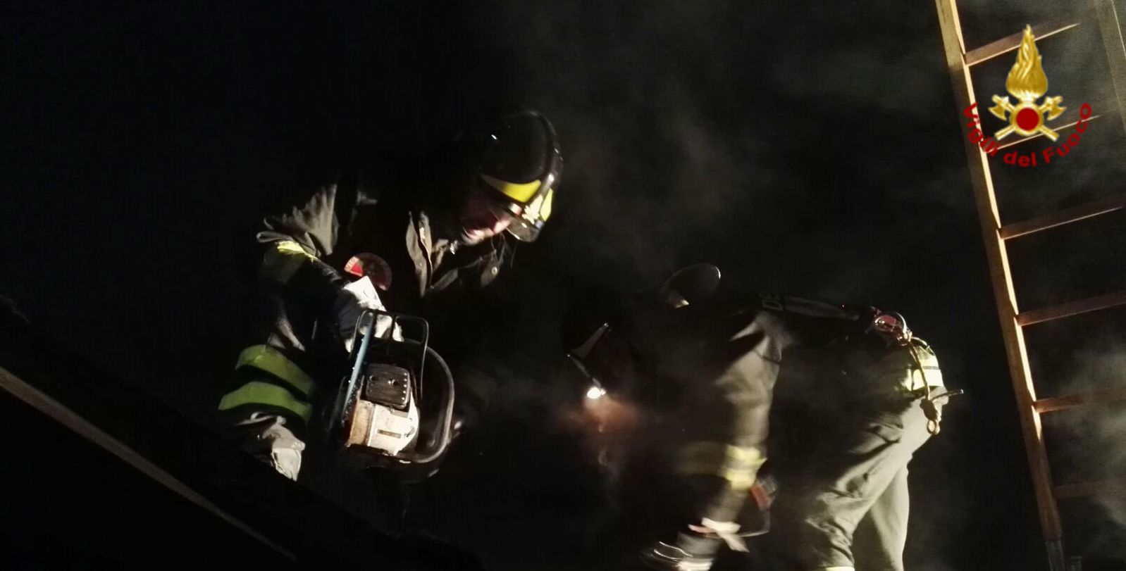 Torino, incendio tetto nel comune di Borgone di Susa