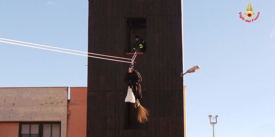 Latina, la Befana dei Vigili del Fuoco - Gaeta