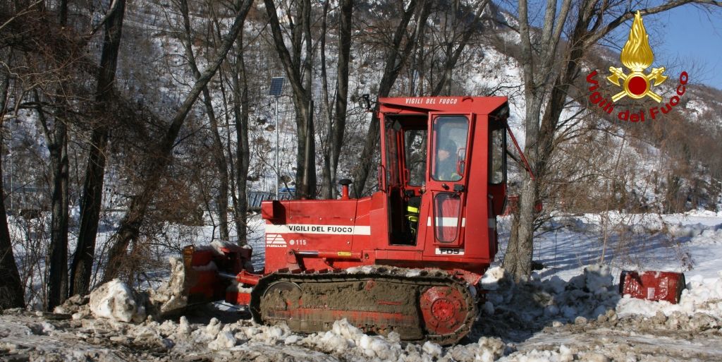 Ascoli Piceno, i Vigili del fuoco predispongono area per il posizionamento delle casette in legno