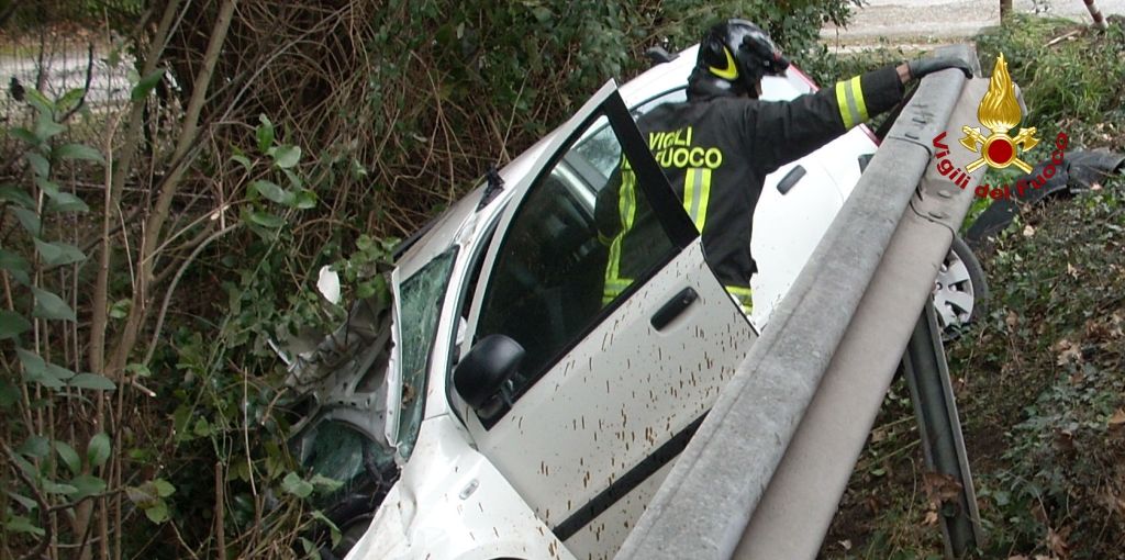 Ancona, incidente stradale nel comune di Jesi sulla "SS.76"