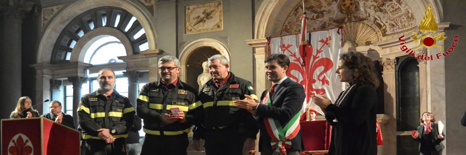 Firenze, consegnata ai Vigili del fuoco la massima onoreficenza del Comune: il Fiorino d'Oro