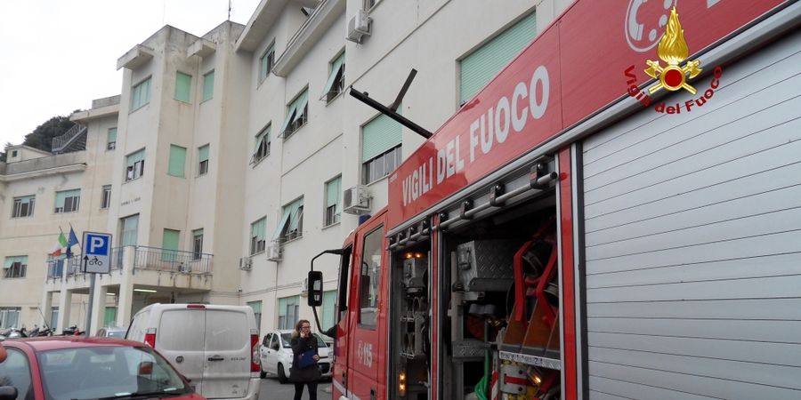 Genova, incendio presso l'ospedale Evangelico Internazionale