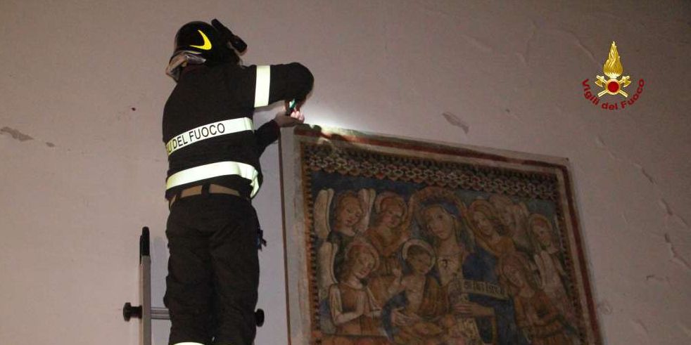 Macerata, recuperati dipinti di arte sacra dalla chiesa del Santo Spirito a Castelsantangelo sul Nera
