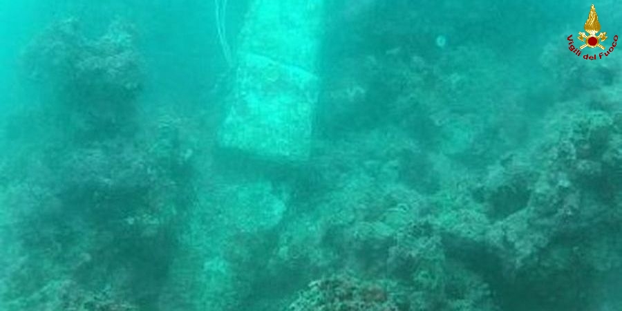 Livorno, i Vigili del Fuoco recuperano dei reperti dell'antica Roma