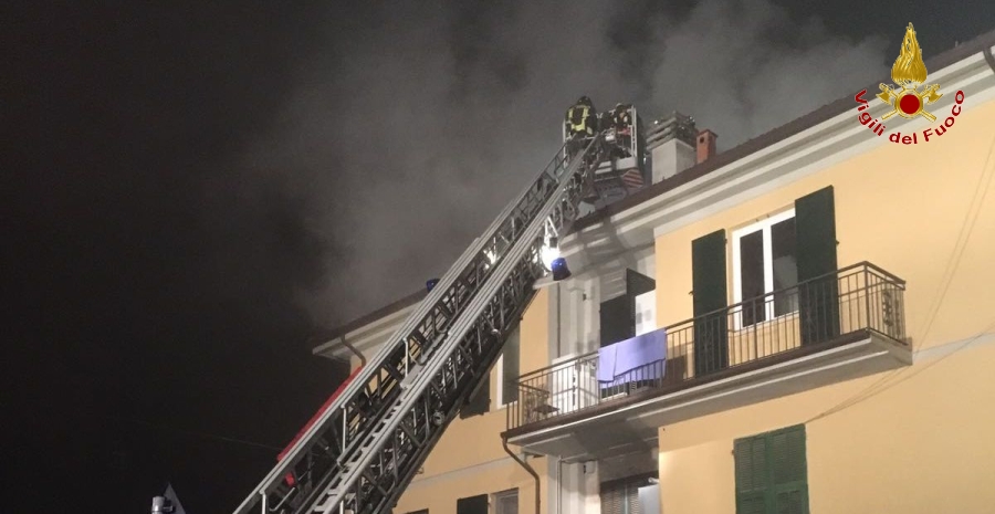 Alessandria, incendio copertura abitazione nel comune di Novi Ligure
