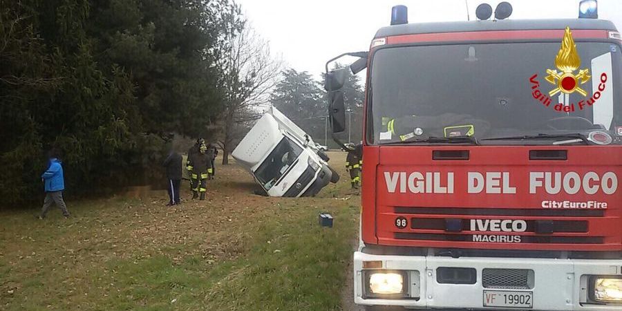 Varese, incidente stradale