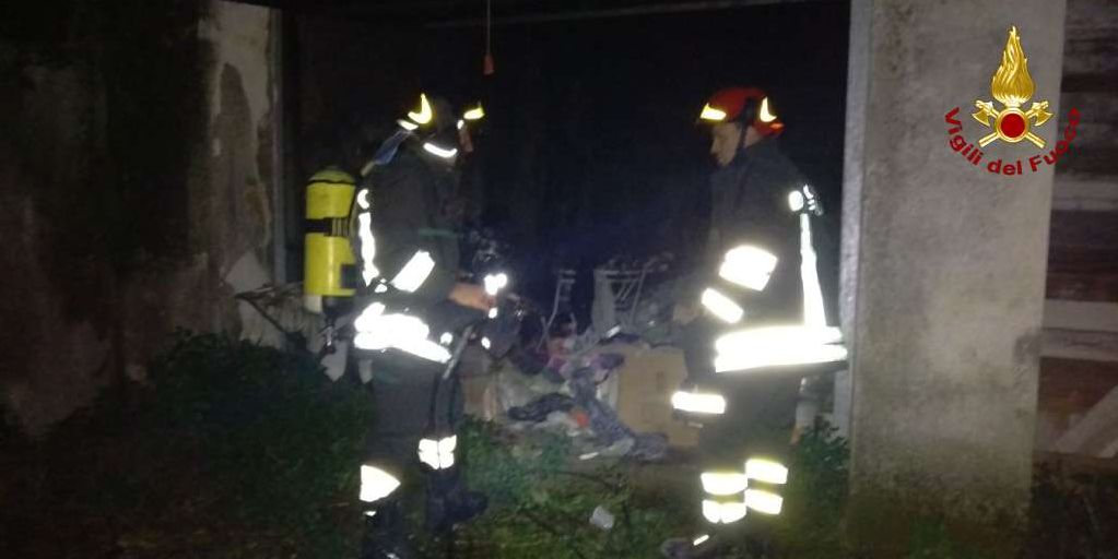 Catanzaro, incendio garage nel centro storico