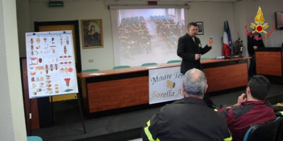 Bari, incontro sull'apicoltura presso l'Area formazione del Comando dei Vigili del fuoco