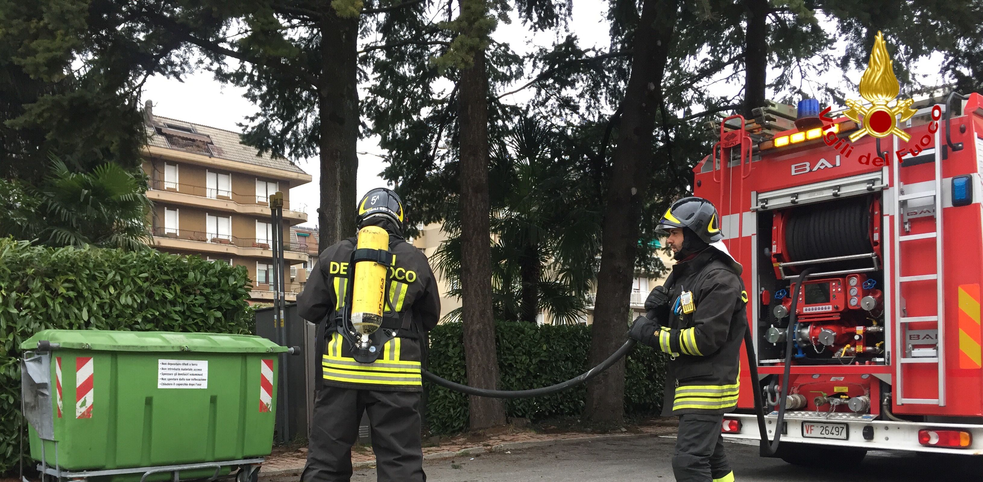 Varese, incendio rifiuti nel comune di Luino
