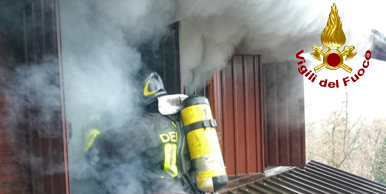 Lecco, incendio abitazione nel comune di Annone Brianza