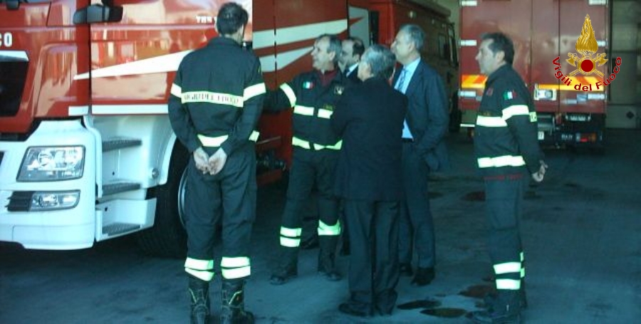 Massa Carrara, il Prefetto, Enrico Ricci in visita al Comando dei Vigili del fuoco