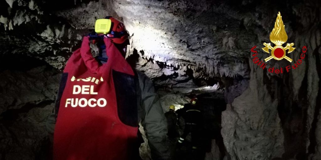 Grosseto, esercitazione SAF in grotta a Porto Santo Stefano