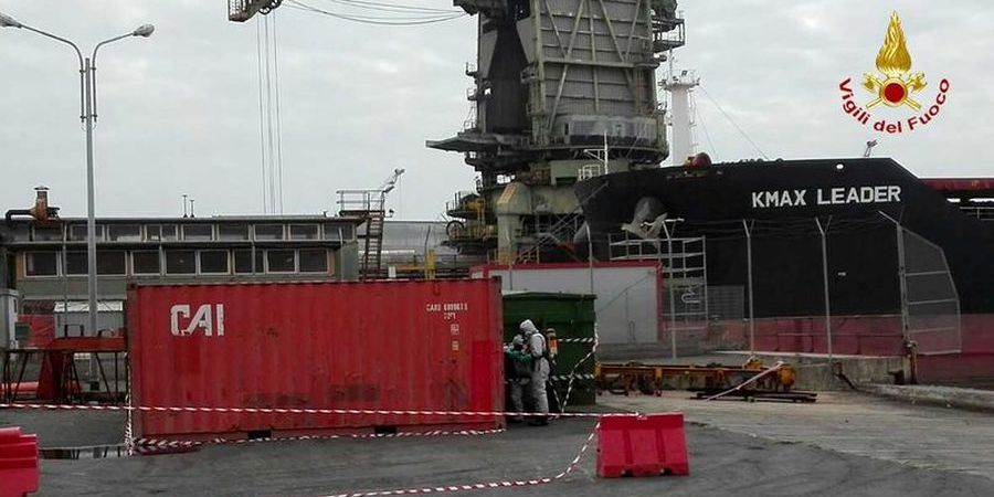 La Spezia, sversamento liquido al Porto Mercantile