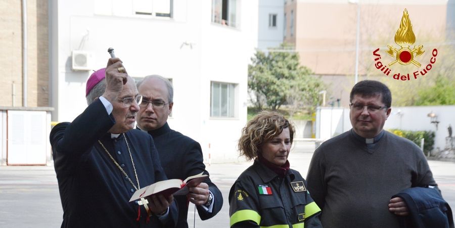 Trieste, visita del Vescovo presso il comando