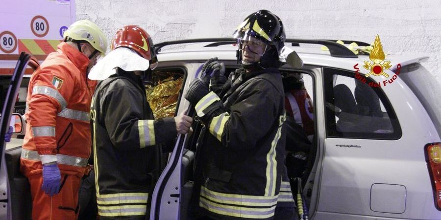Genova, simulazione incidente in galleria sulla A12 direzione Livorno