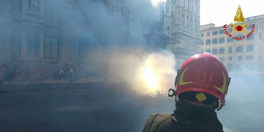 Firenze, i Vigili del Fuoco allo scoppio del "Brindellone"