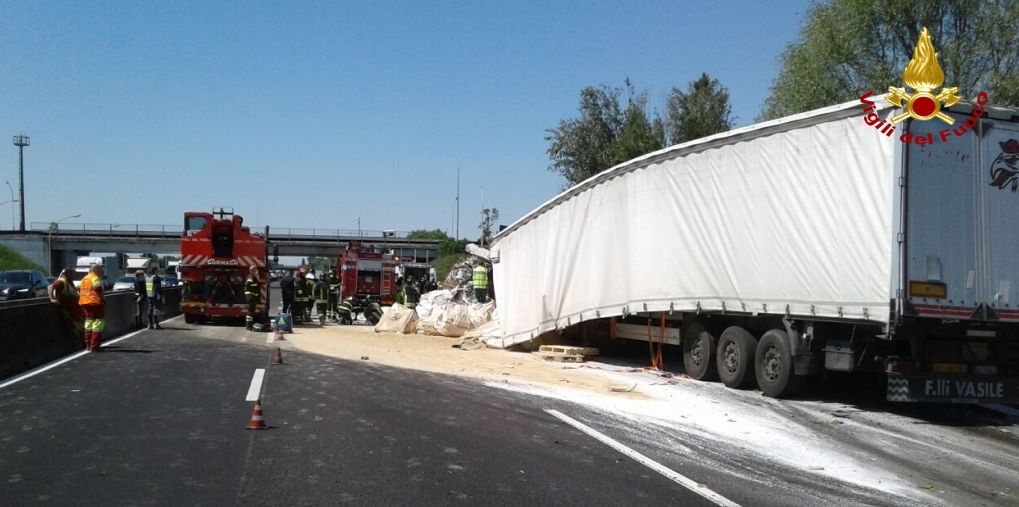 Modena, grave incidente sull'autostrada in prossimità del raccordo con il Brennero