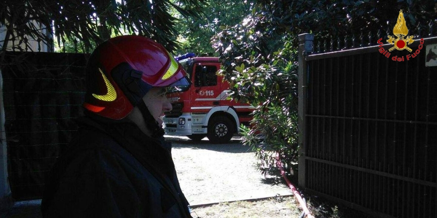 Novara, incendio in una legnaia nel comune di Gattico