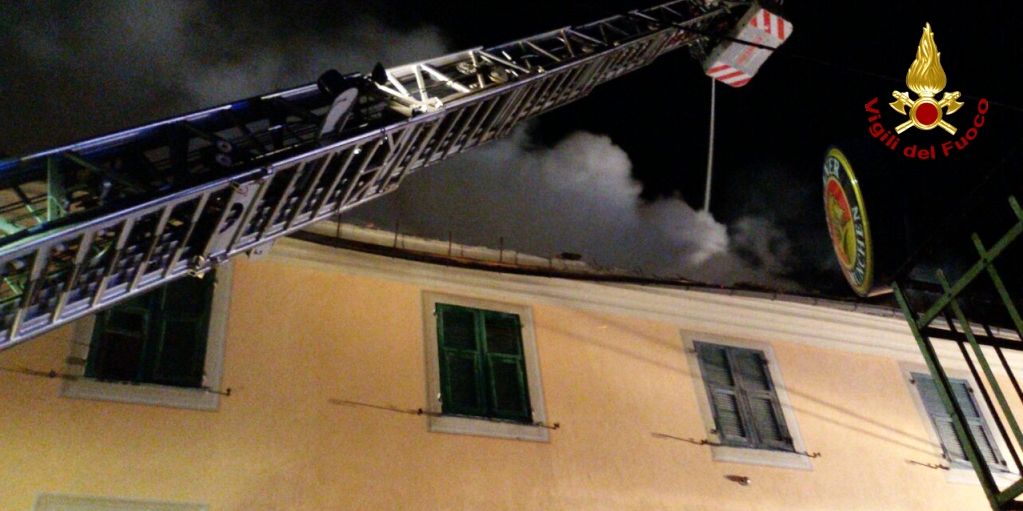Genova, incendio appartamento in una palazzina nel comune di Casella