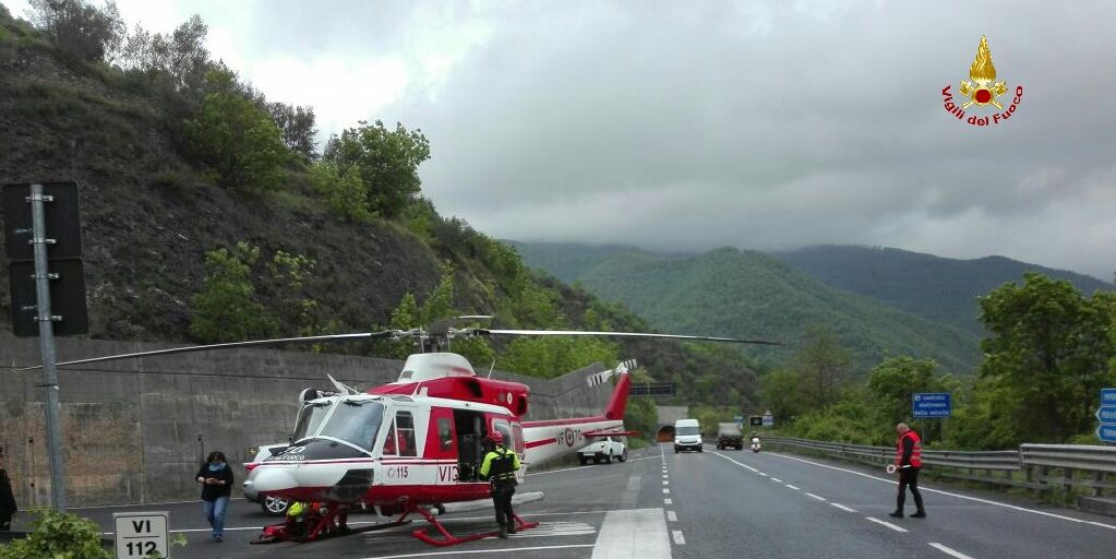 Imperia, soccorso con l'elicottero "Drago.70" automobilista finito fuori strada