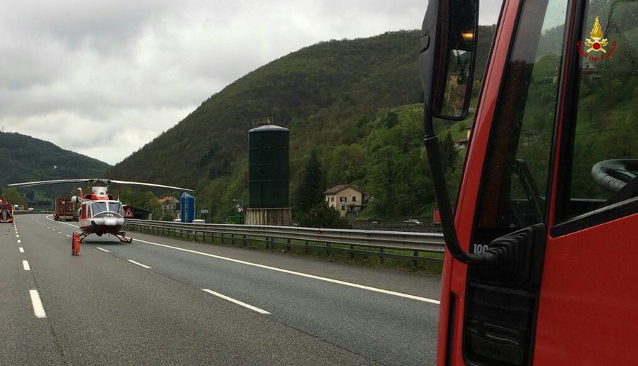 Genova, tamponamento a catena sulla A26