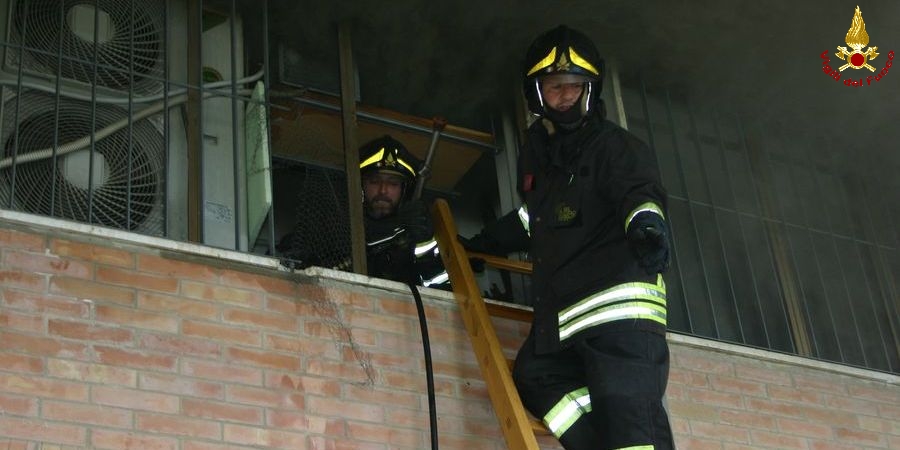 Siena, violento incendio in un ristorante