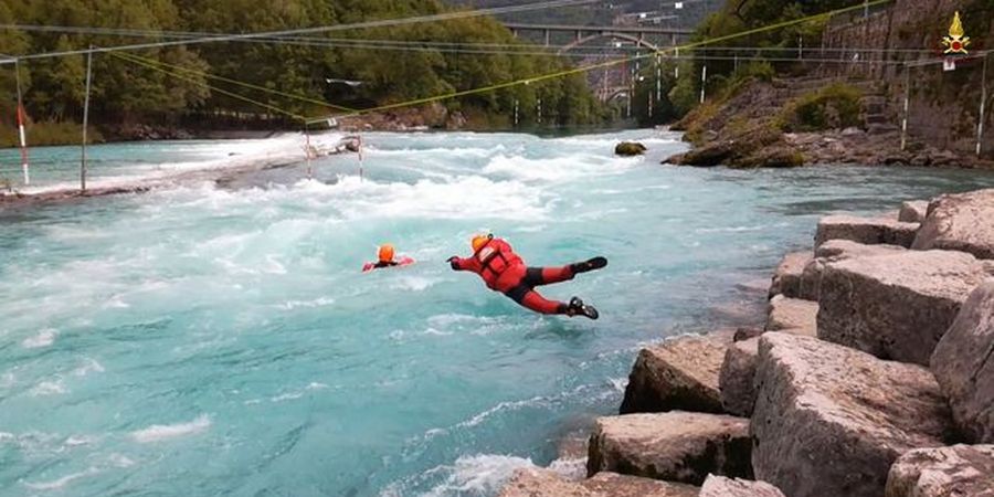 Gorizia, esercitazione fluviale congiunta tra Vigili del Fuoco italiani e sloveni sull'Isonzo