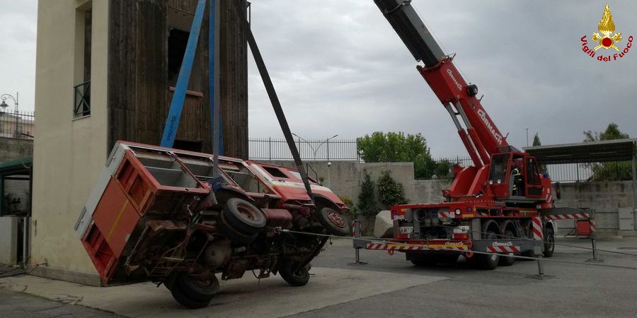 Vibo Valentia, concluso corso di abilitazione per operare con l'autogru