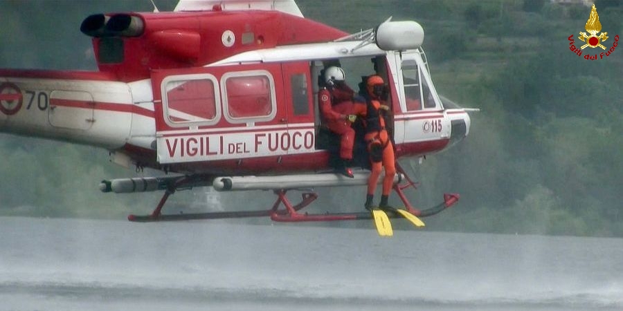 Torino, revisione manovre SAR acquatico con elicottero