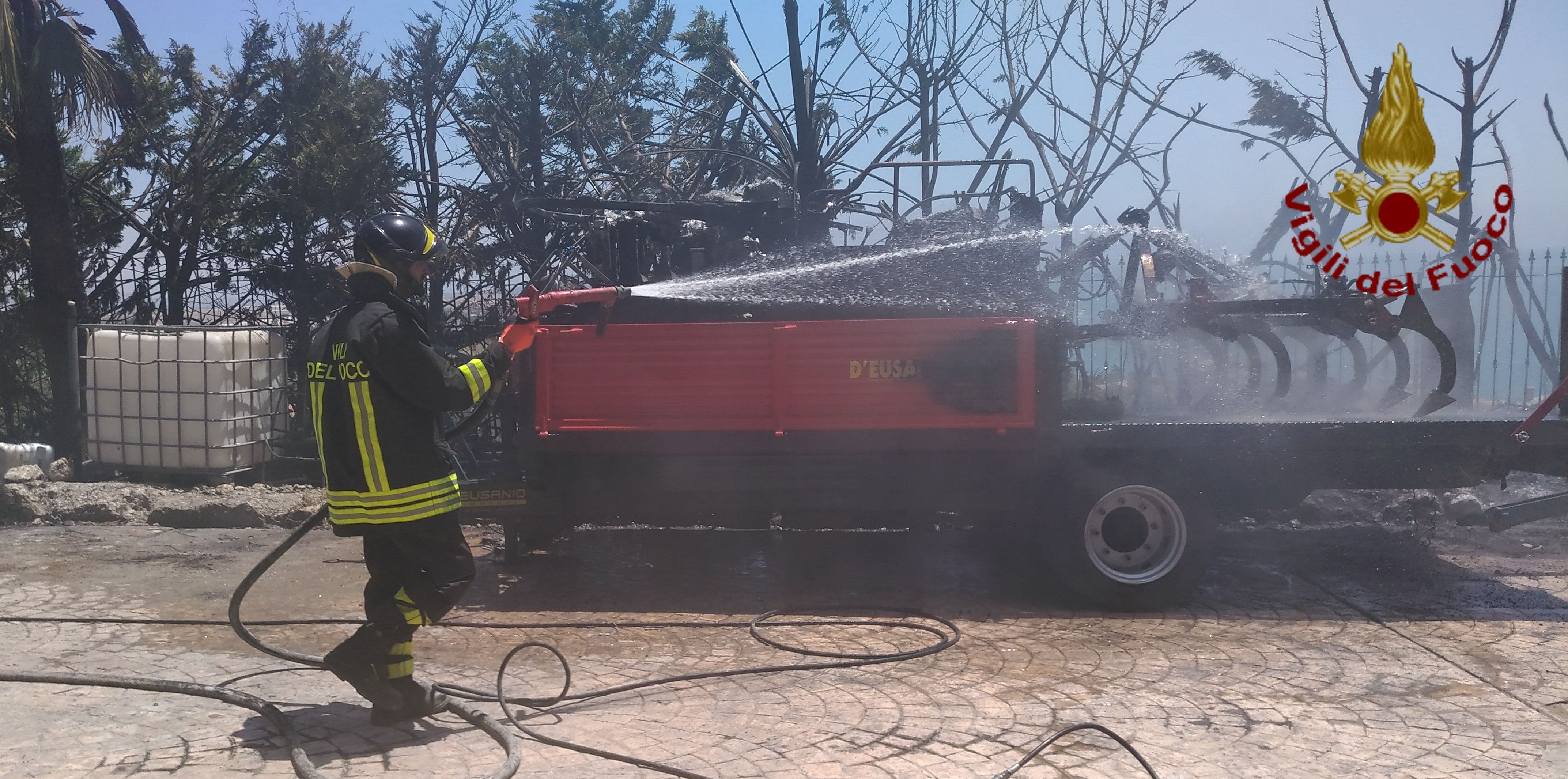 Agrigento, incendio mezzi agricoli nel comune di Palma di Montechiaro
