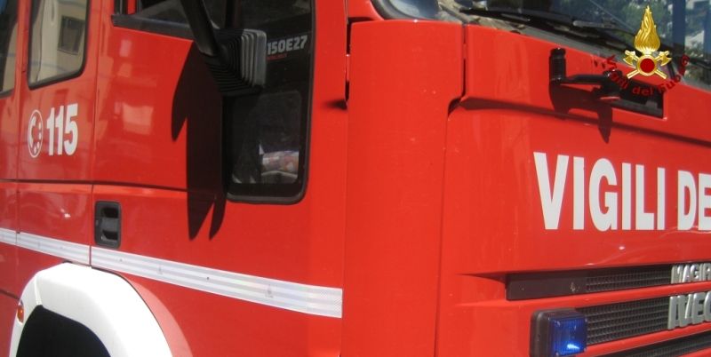 Genova, soccorso un motociclista caduto in un dirupo