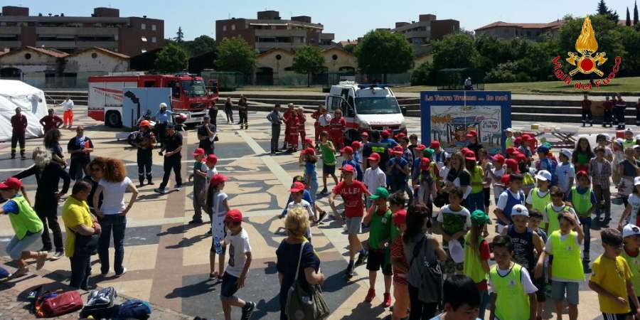 Livorno, manifestazione "La Terra Trema... Io no !!"