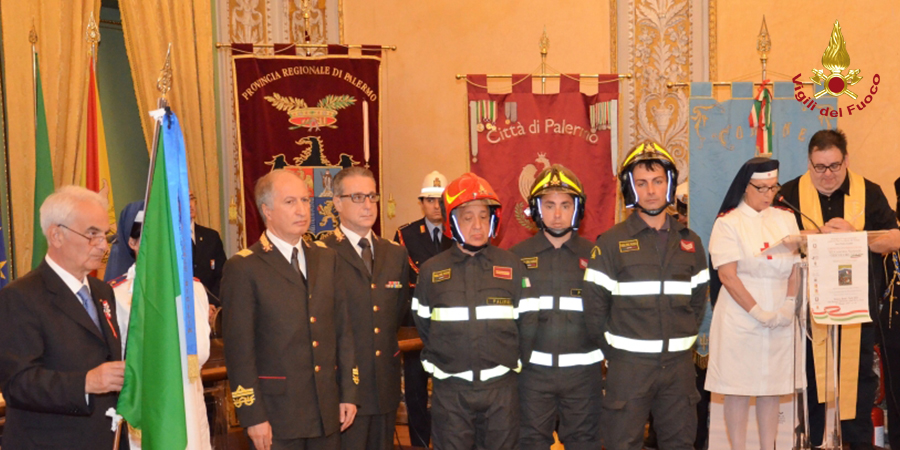 Palermo: cerimonia di consegna della Bandiera Nazionale al Corpo Nazionale dei Vigili del Fuoco