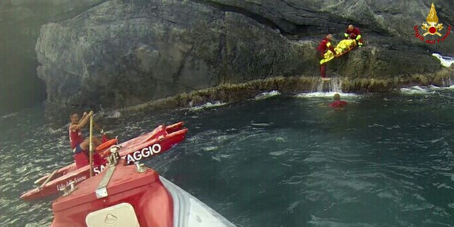 Savona, salvato un uomo in mare a Bergeggi