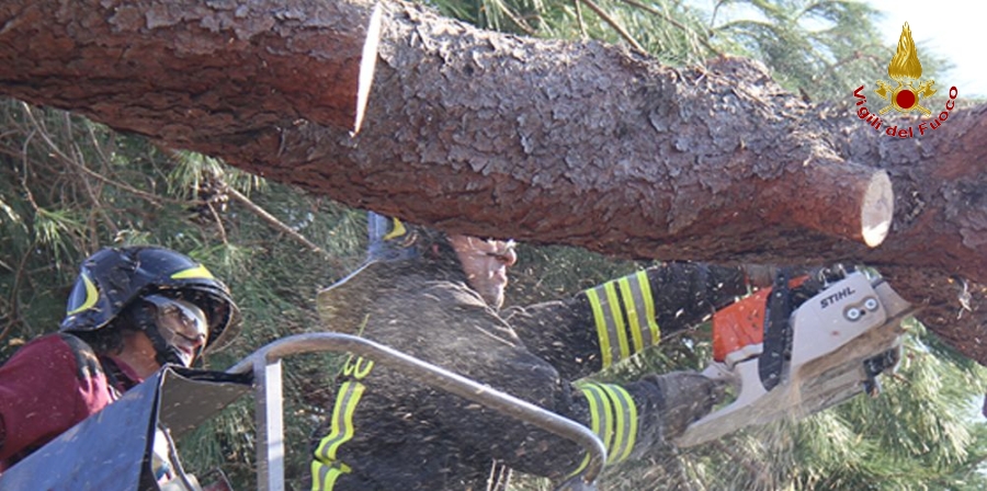 Lecco, numerosi interventi a causa del maltempo che ha interessato l'intera provincia