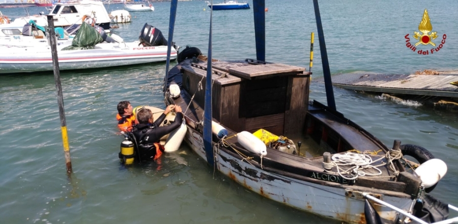 Trieste, recuperata una imbarcazione a Muggia